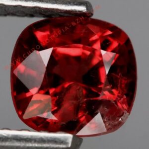 Spinelle rouge sang